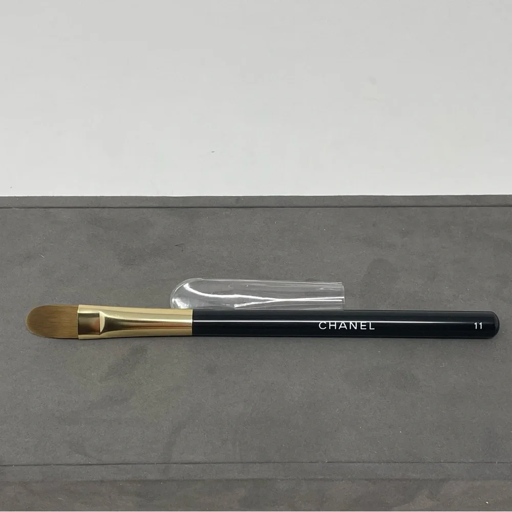 Chanel #11 Concealer Make Up Brush NEW